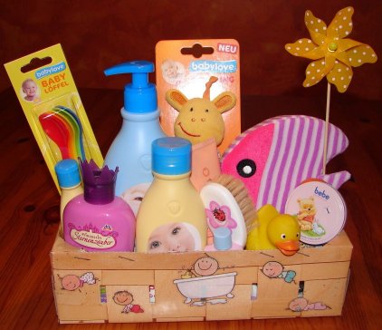 Affordable Gift Baskets on Tips And Instructions For Making A Nice  Cheap Baby Gift Basket Here