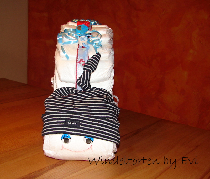 Windelschnecke mit bla-weiß gestreifter Mütze, für Junge