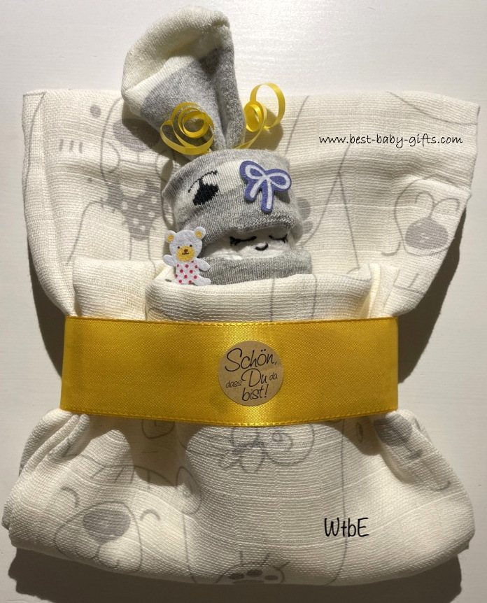 Windelpüppchen im Spucktuch / Mullwindel